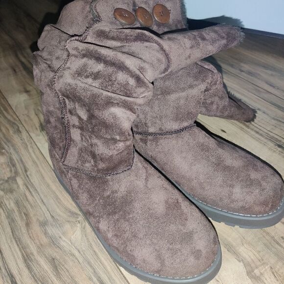 Skechers Women's Faux Fur Winter Boots With Memory Foam Size: 7 - Picture 7 of 9